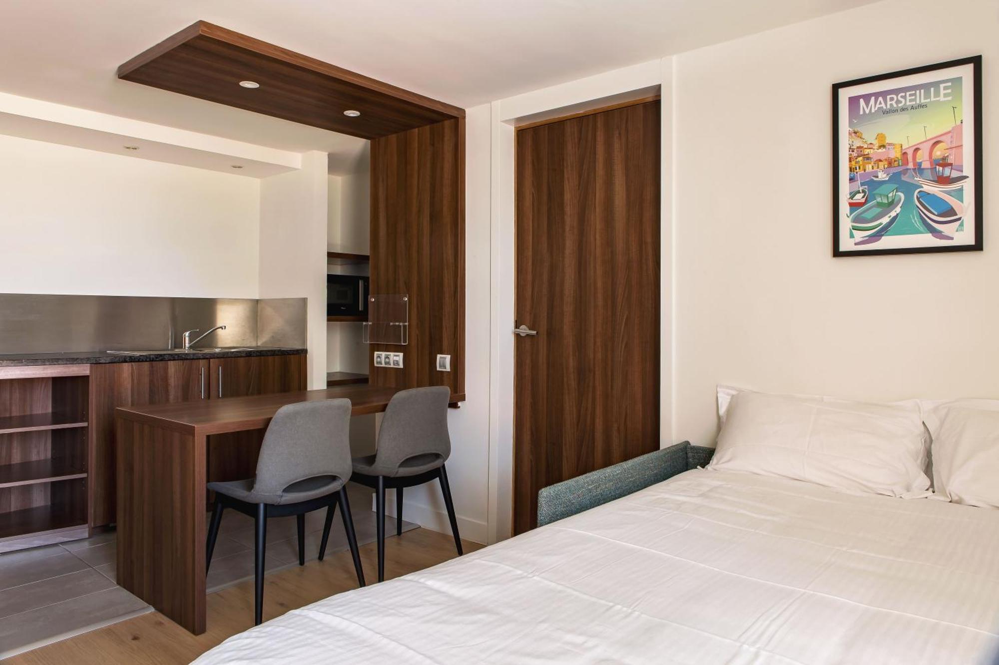 Holiday Inn - Marseille Airport By Ihg Vitrolles  Buitenkant foto