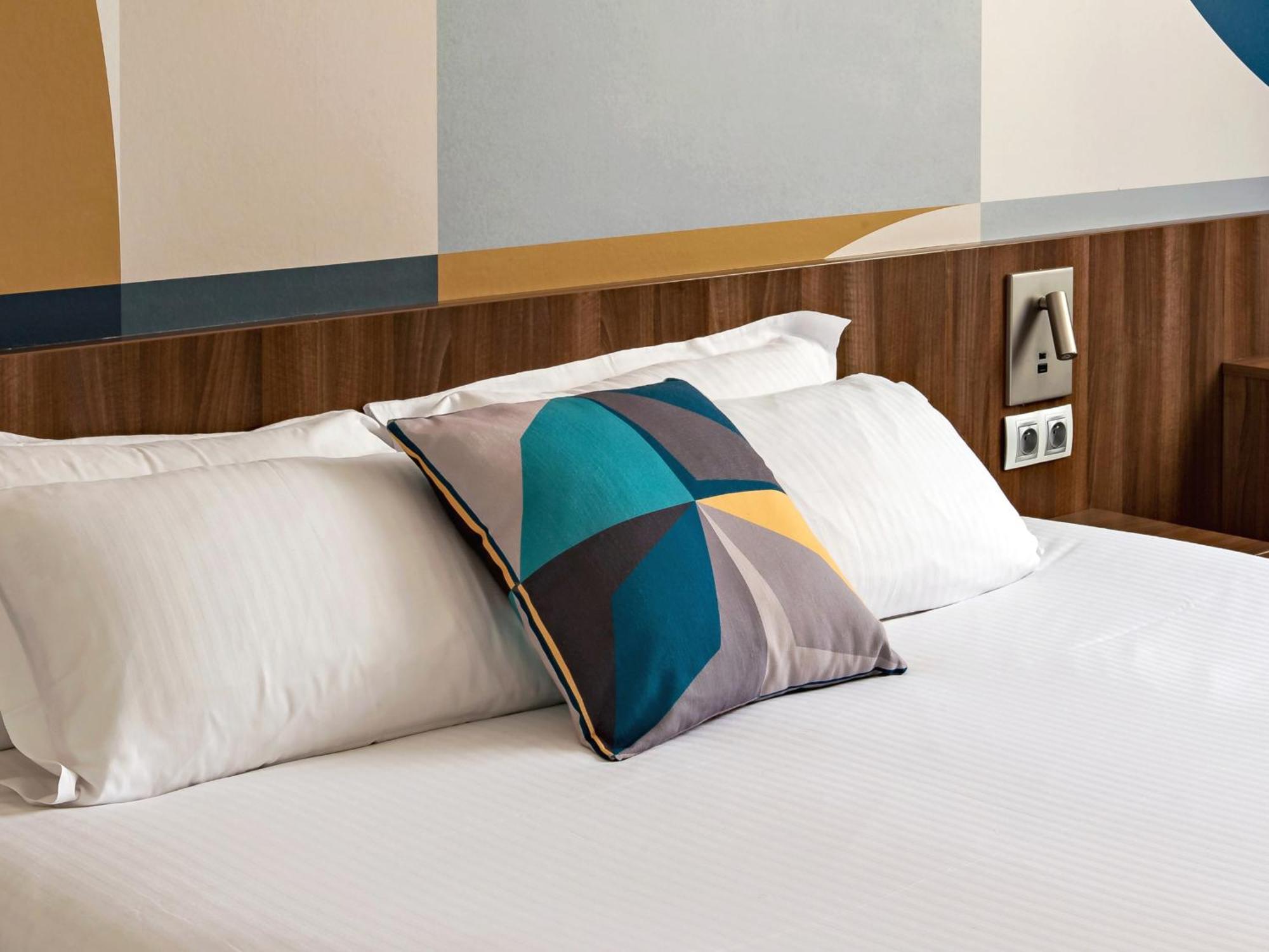 Holiday Inn - Marseille Airport By Ihg Vitrolles  Buitenkant foto