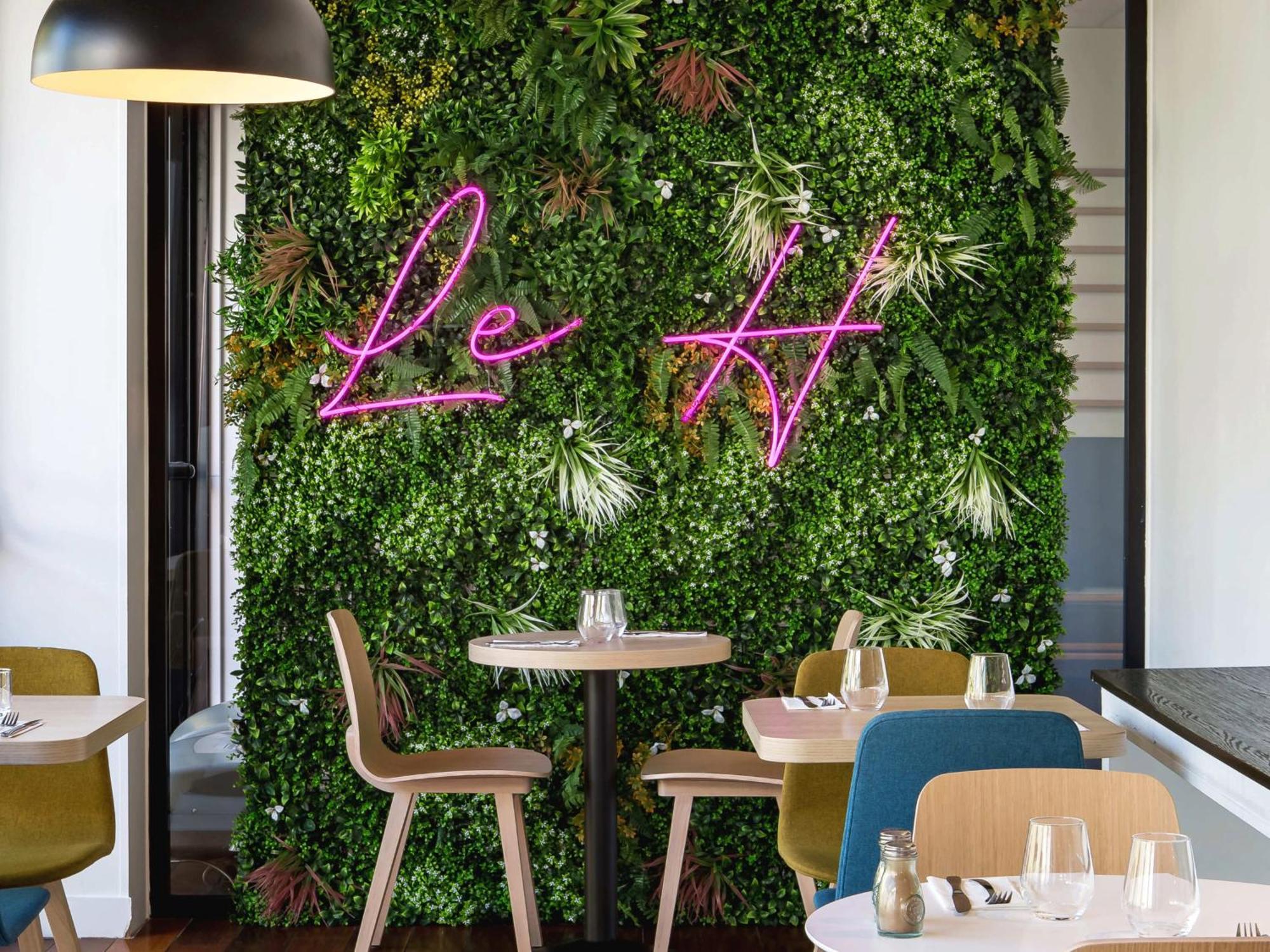 Holiday Inn - Marseille Airport By Ihg Vitrolles  Buitenkant foto